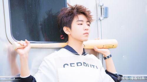 圈内大爆料周雨彤,圈内大爆料背后的璀璨星途 第2张 圈内大爆料周雨彤,圈内大爆料背后的璀璨星途 第2张